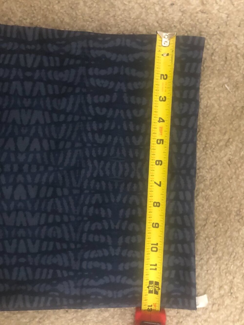 Spanx Look at Me Now Seamless Leggings in the Indigo Geo print. Size L - Picture 3 of 8